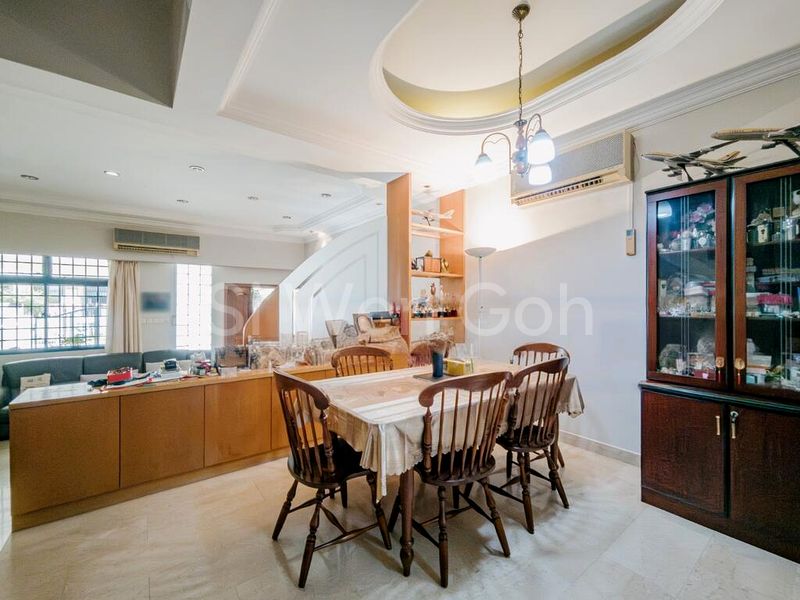 4 Bed Terraced House (Landed) for Sale in  Bedok Ria - Image 2